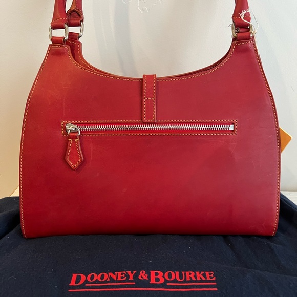 Dooney & Bourke Red Wide Cresent W/Gusset. - Picture 3 of 12